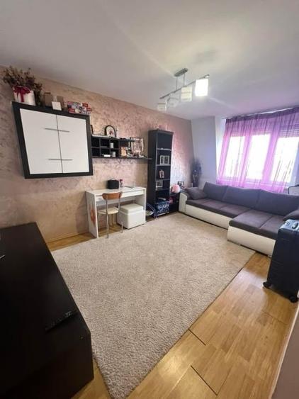 Apartament cu 4 camere decomandat, mobilat în Sărari