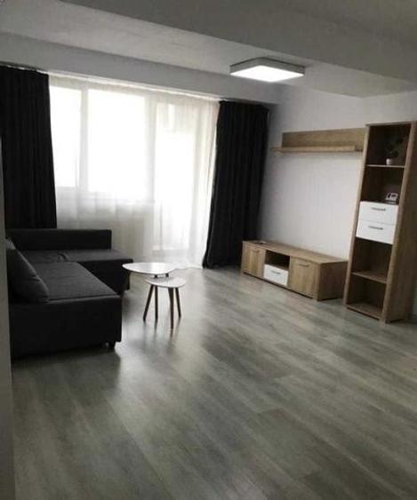 Apartament cu 2 camere semidecomandat, mobilat în Regie