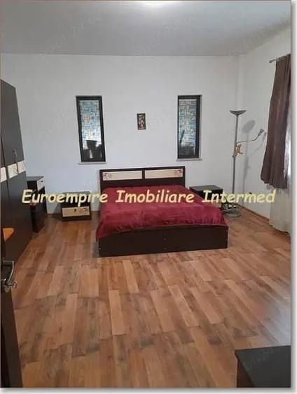 Apartament cu 3 camere decomandat în Anda