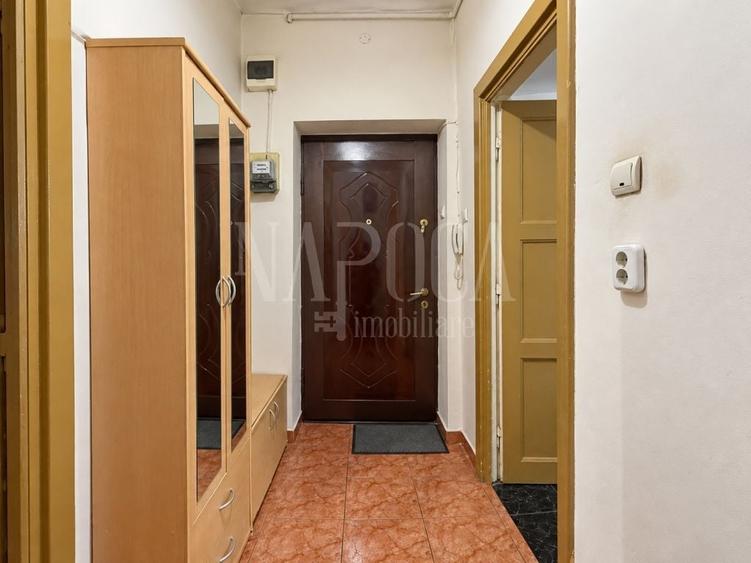 Apartament cu 3 camere semidecomandat în Central