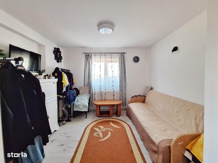 Casă cu 3 camere în Letea Veche