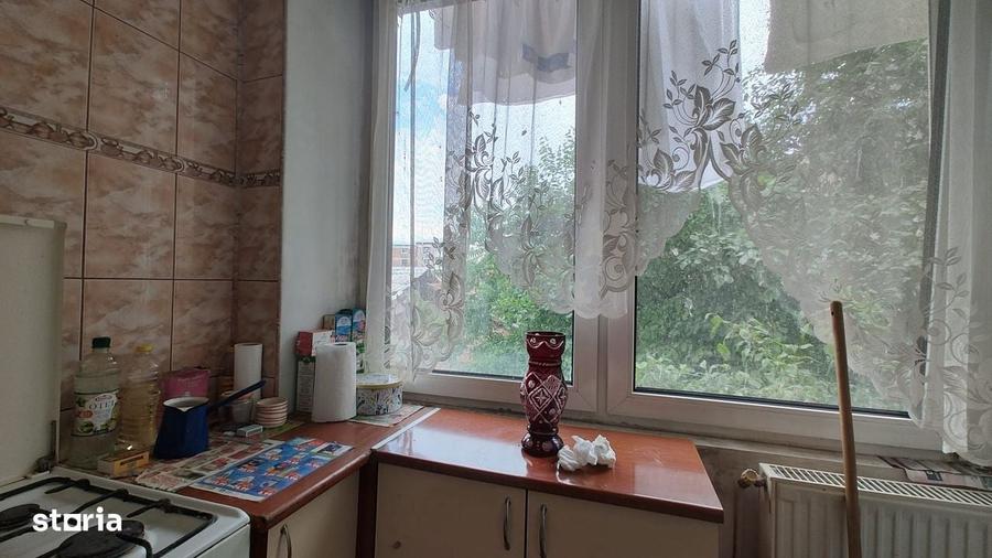 Apartament cu 2 camere decomandat în Zamfirescu