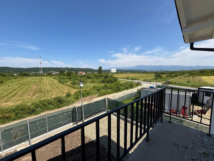 Duplex cu 4 camere cu Canalizare în Mohu