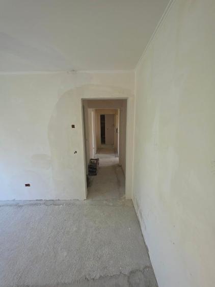 Apartament cu 4 camere decomandat în Vest