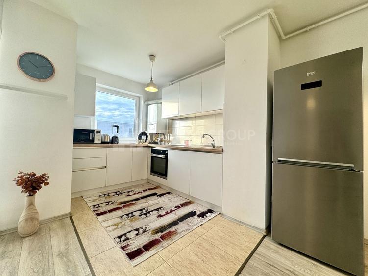 Apartament cu 2 camere semidecomandat, mobilat în Tractorul
