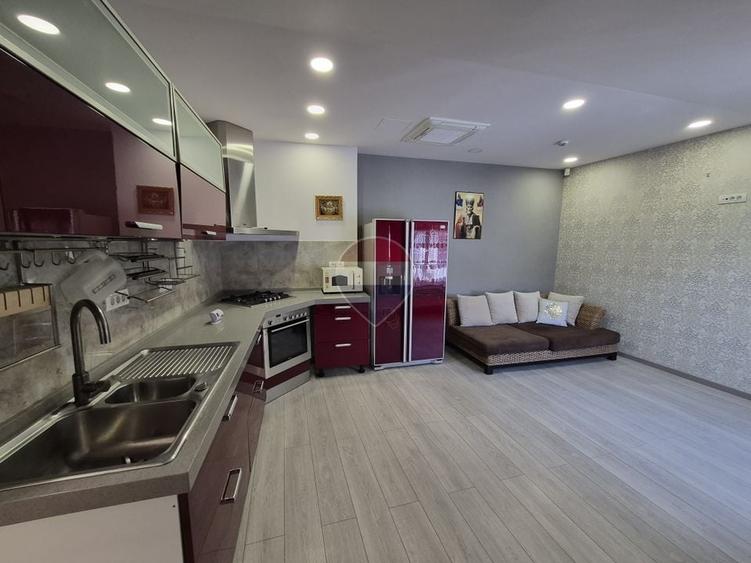 Apartament cu 2 camere semidecomandat, mobilat în Apărătorii Patriei