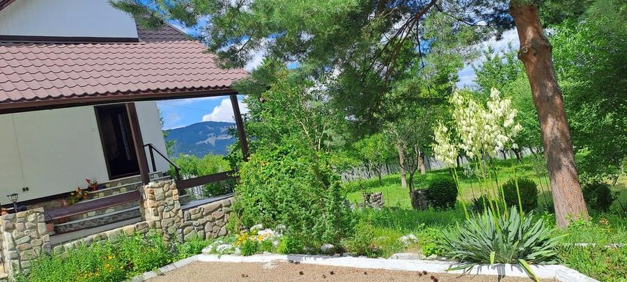 Casă individuală cu 4 camere cu Garaj în Straja
