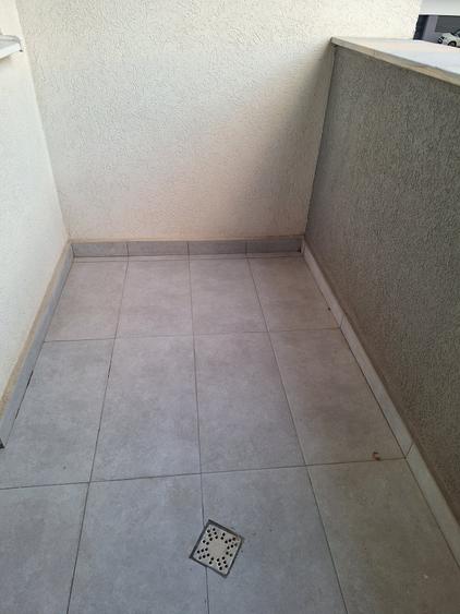 Apartament cu 2 camere semidecomandat, mobilat în Florești