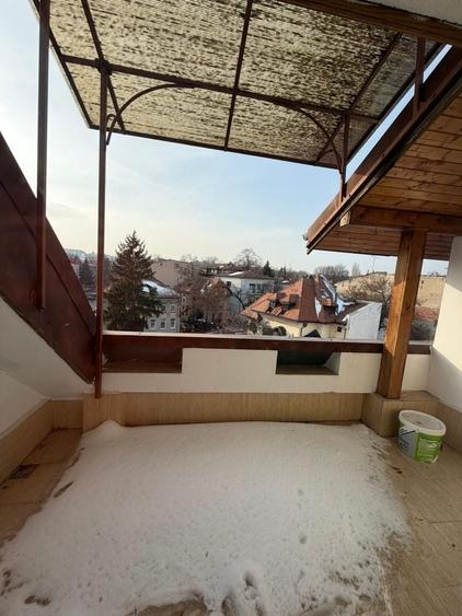 Apartament cu 4 camere decomandat, mobilat în Cotroceni
