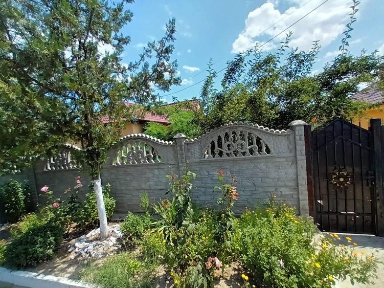 Casă cu 3 camere în Fântânele