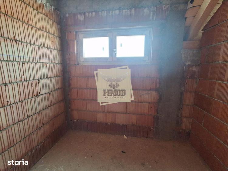 Casă cu 4 camere cu Teren 350 Mp în Șura Mare