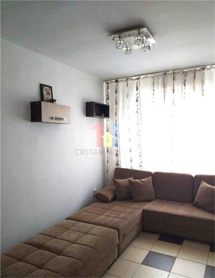 Apartament cu 3 camere decomandat, mobilat în Viziru 3