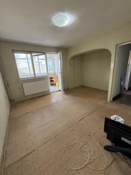 Apartament cu 2 camere decomandat în Micro 20