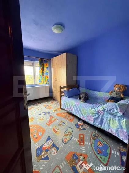 Apartament cu 4 camere decomandat în Soarelui