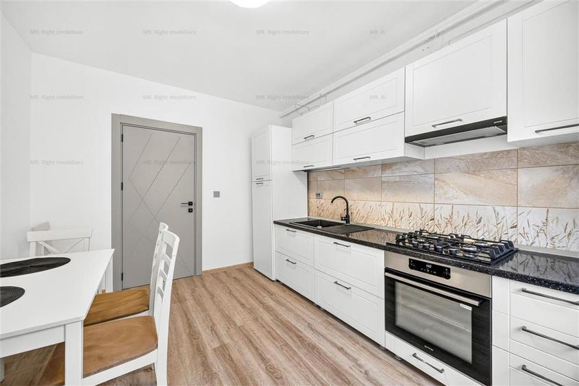 Apartament cu 2 camere decomandat în Tractorul