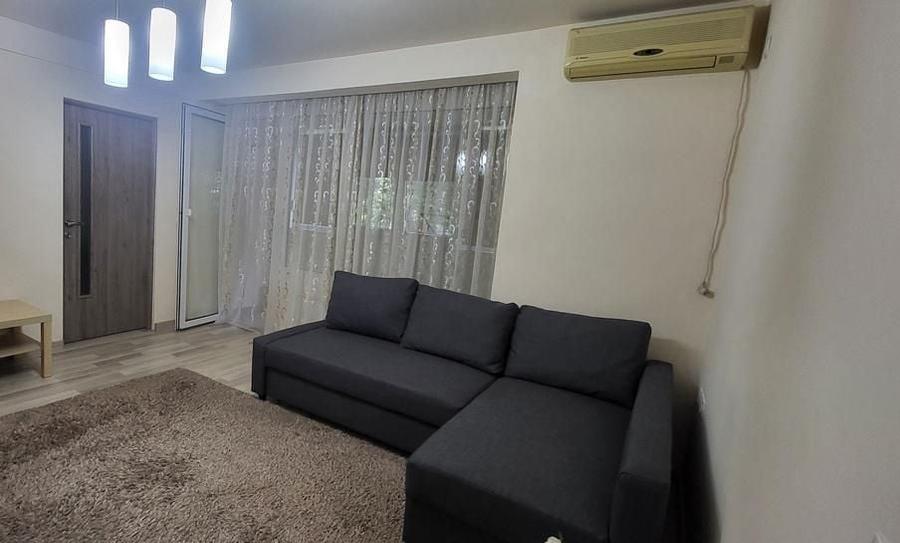 Apartament cu 2 camere semidecomandat, mobilat în Berceni