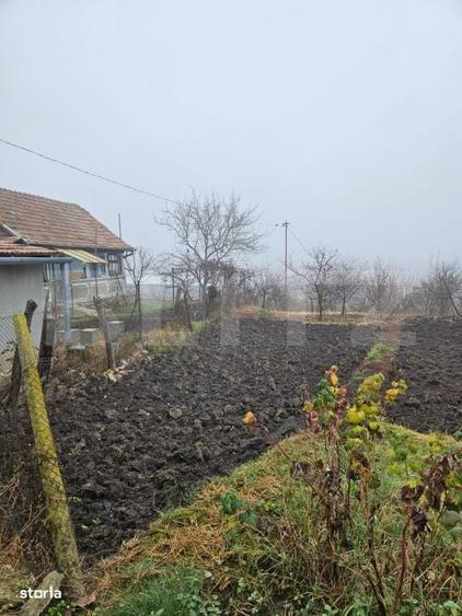 Casă cu 4 camere cu Teren 976 Mp în Luna