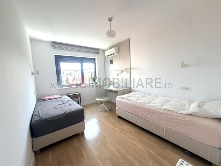 Apartament cu 3 camere decomandat în Grivița