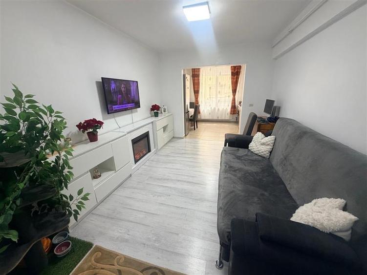 Apartament cu 2 camere decomandat, mobilat în Aeroport