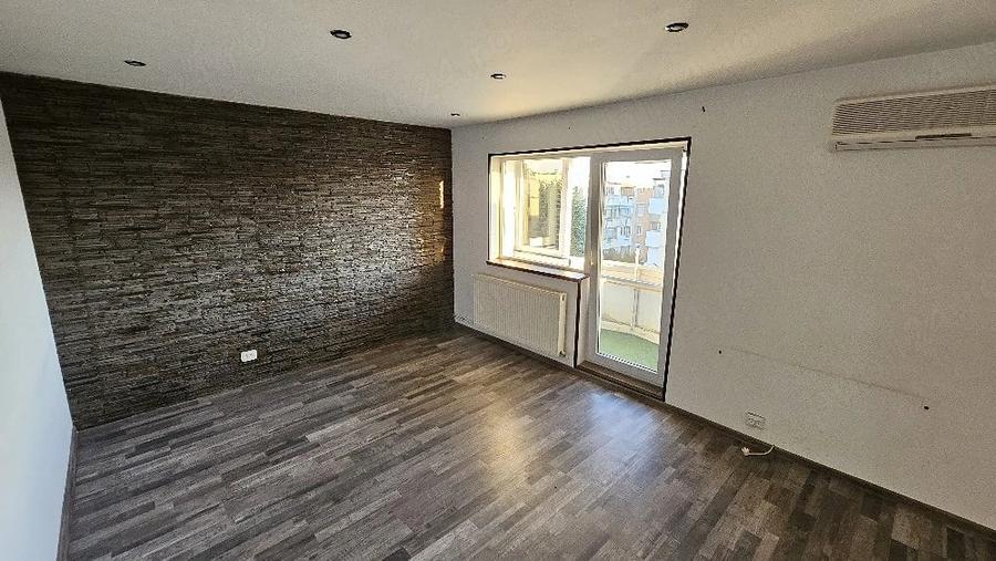 Apartament cu 2 camere decomandat în Vinga