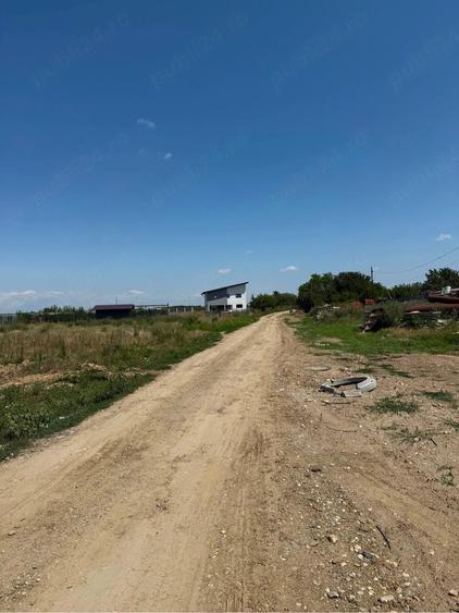 Teren de 3600 mp, în Cornetu