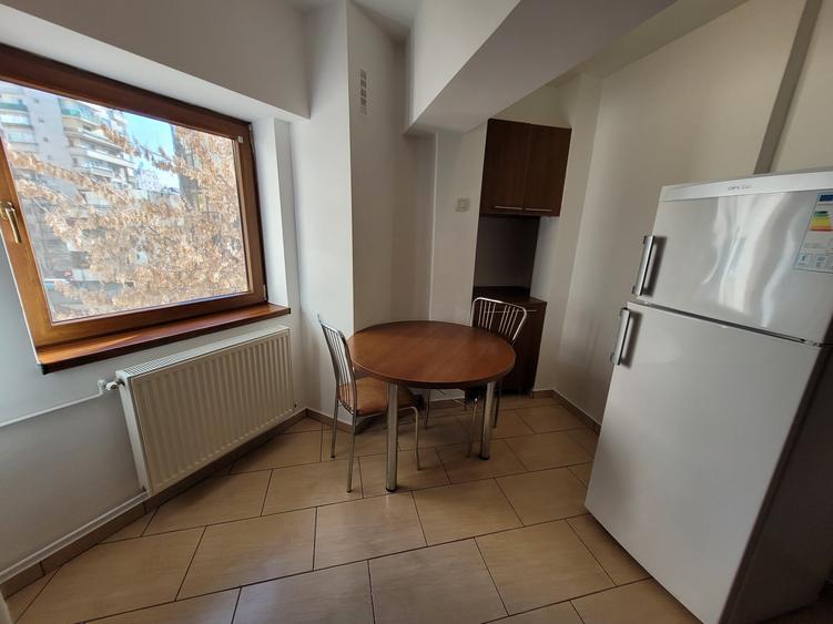 Apartament cu 2 camere decomandat, mobilat în Unirii
