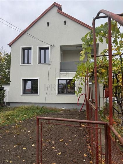 Casă individuală cu 5 camere cu Canalizare în Ciarda Roșie