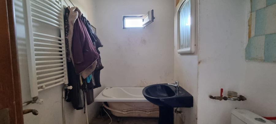 Apartament cu 3 camere decomandat în Drumul Taberei