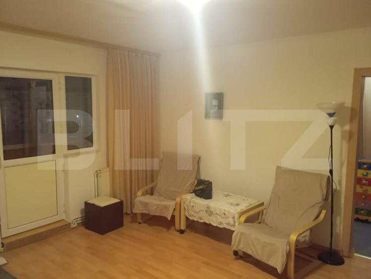 Apartament cu 2 camere semidecomandat, mobilat în Micro 11
