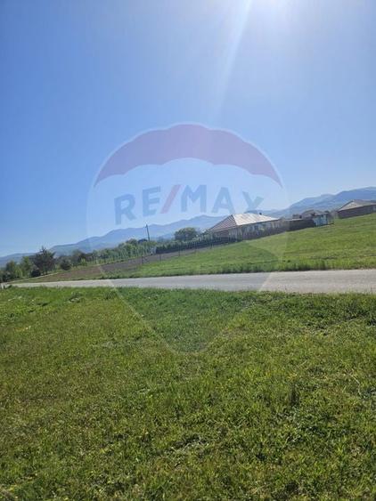 Teren Construcții intravilan de 1780 mp, în Crăciunești