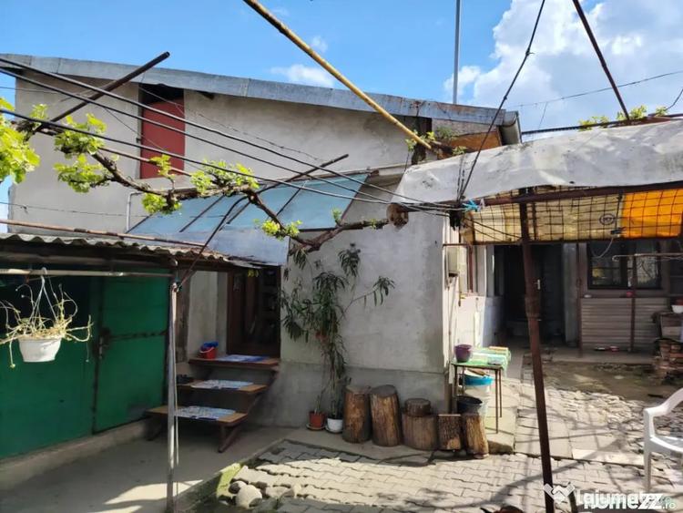 Casă cu 4 camere cu Teren 203 Mp în Central