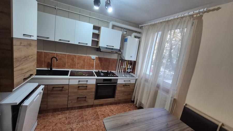 Apartament cu 2 camere decomandat în Narcisa