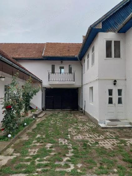 Casă cu 6 camere în Central