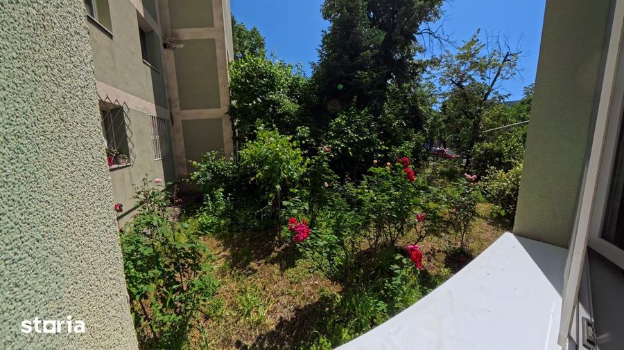 Apartament cu 3 camere semidecomandat în Titan
