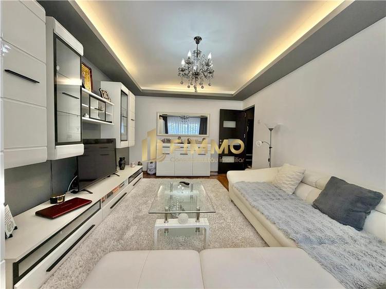 Apartament cu 3 camere semidecomandat, mobilat în Obcini