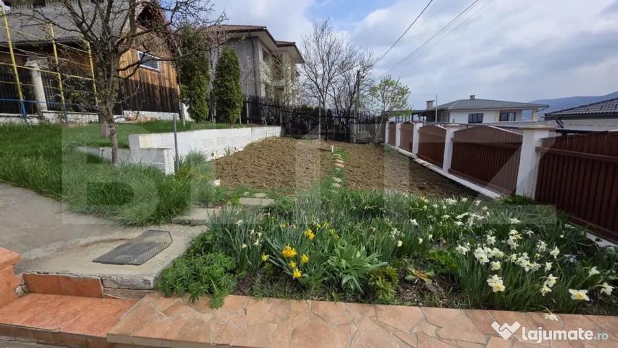 Casă cu 4 camere cu Teren 530 Mp în Central