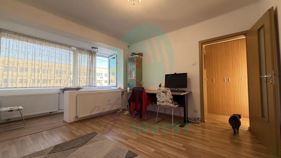 Apartament cu 3 camere semidecomandat, mobilat în Iancului