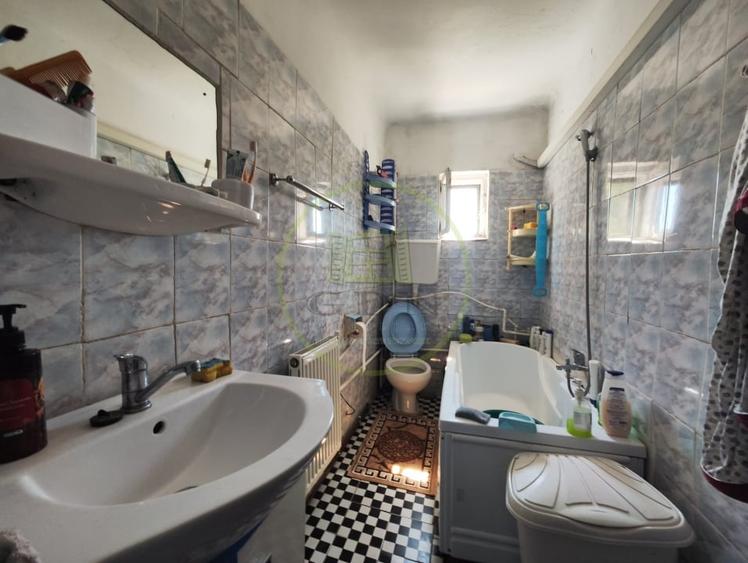 Casă individuală cu 5 camere cu Canalizare în Bucovăț