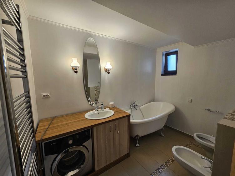 Apartament cu 3 camere decomandat în Ultracentral