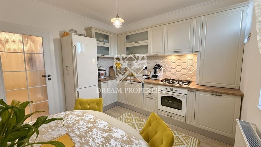 Apartament cu 3 camere decomandat, mobilat în Sânnicoară