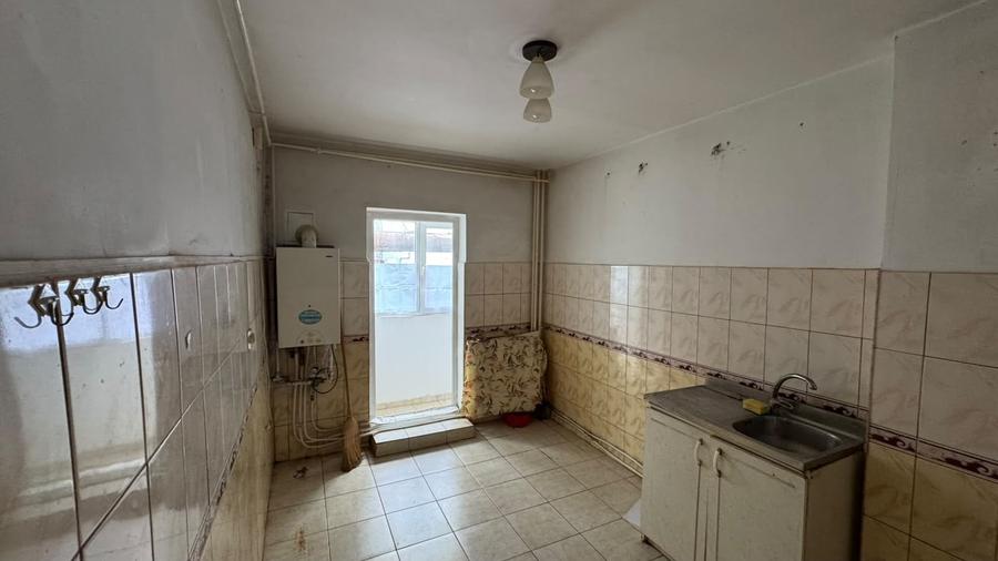 Apartament cu 2 camere semidecomandat în Sud
