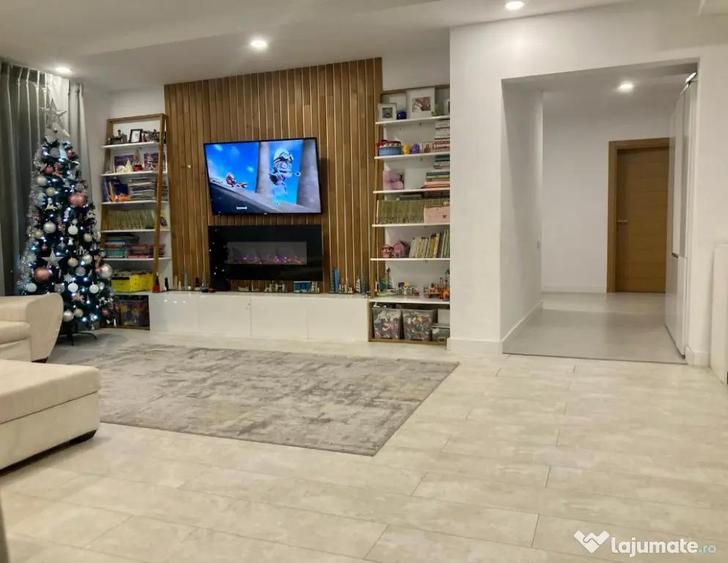 Apartament cu 3 camere decomandat în Ștefăneștii de Jos