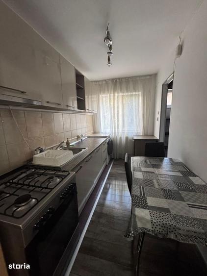 Apartament cu 3 camere semidecomandat, mobilat în Gării