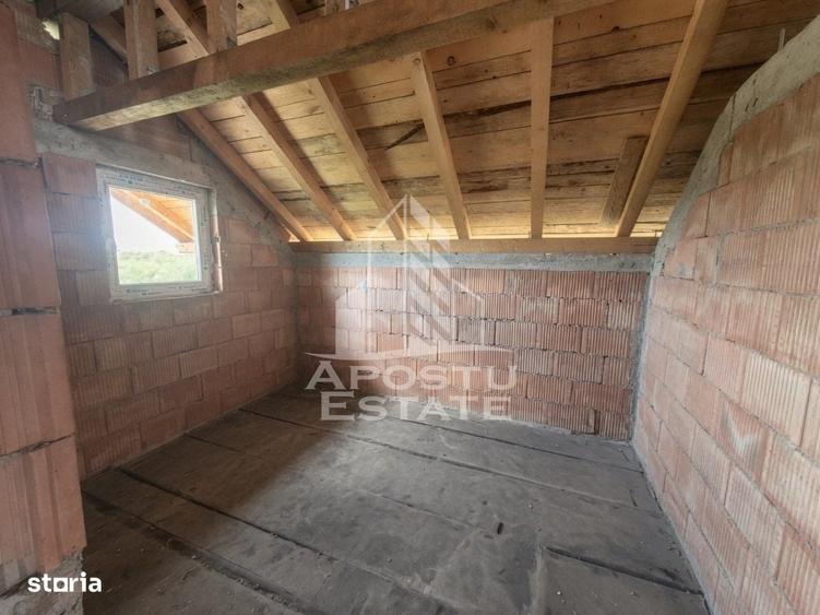 Casă cu 4 camere cu Teren 1439 Mp în Central