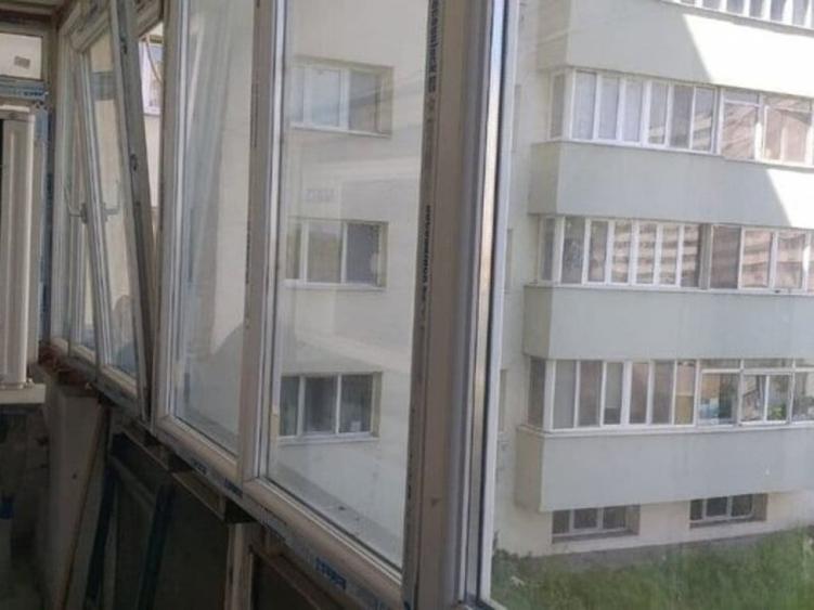 Apartament cu 3 camere decomandat în Obor