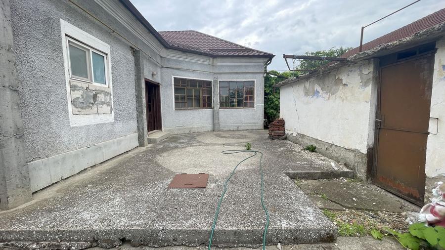 Casă individuală cu 4 camere cu Canalizare în Mehala