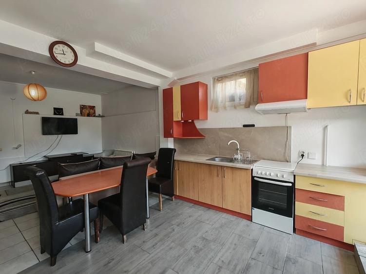 Apartament cu 3 camere decomandat în Exterior Vest