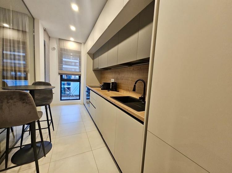 Apartament cu 2 camere semidecomandat, mobilat în Pipera