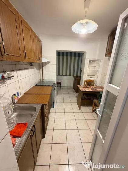 Apartament cu 3 camere decomandat în Canta