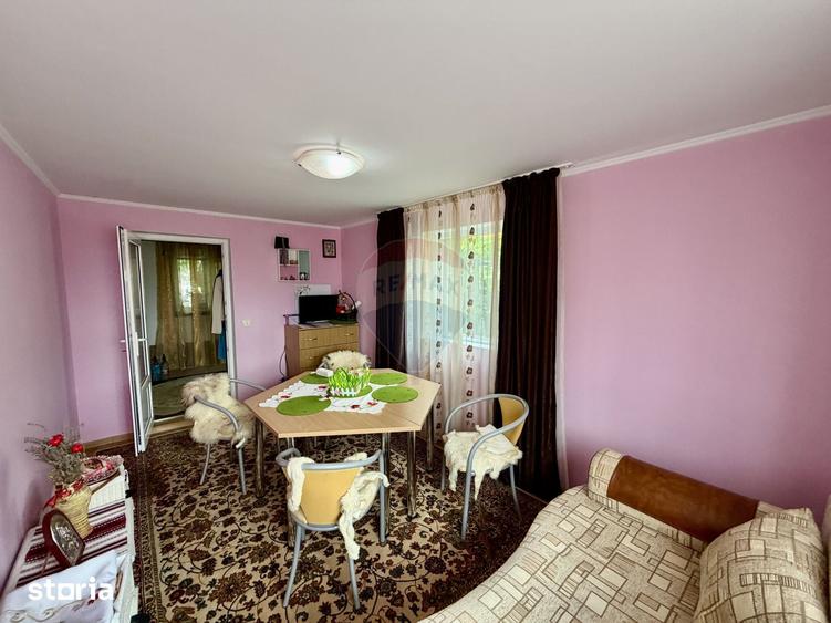Casă cu 5 camere cu Teren 3344 Mp în Țifești